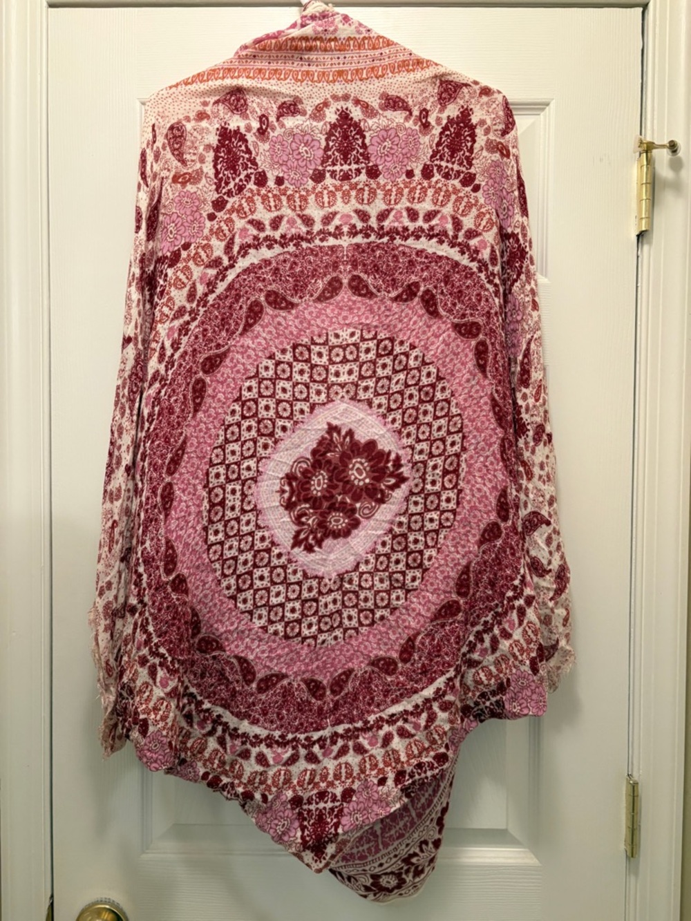 #78 - SPRING CLEANING: American Eagle Women's Pink Paisley Medallion Shaw/Wrap